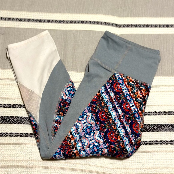 Athleta Pants - Athleta Nomad Capri leggings